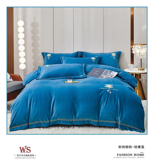 4 Pieces Velvet  King Size Complete Bedding Set Duvet Cover Fitted Sheet & Pillow Cases