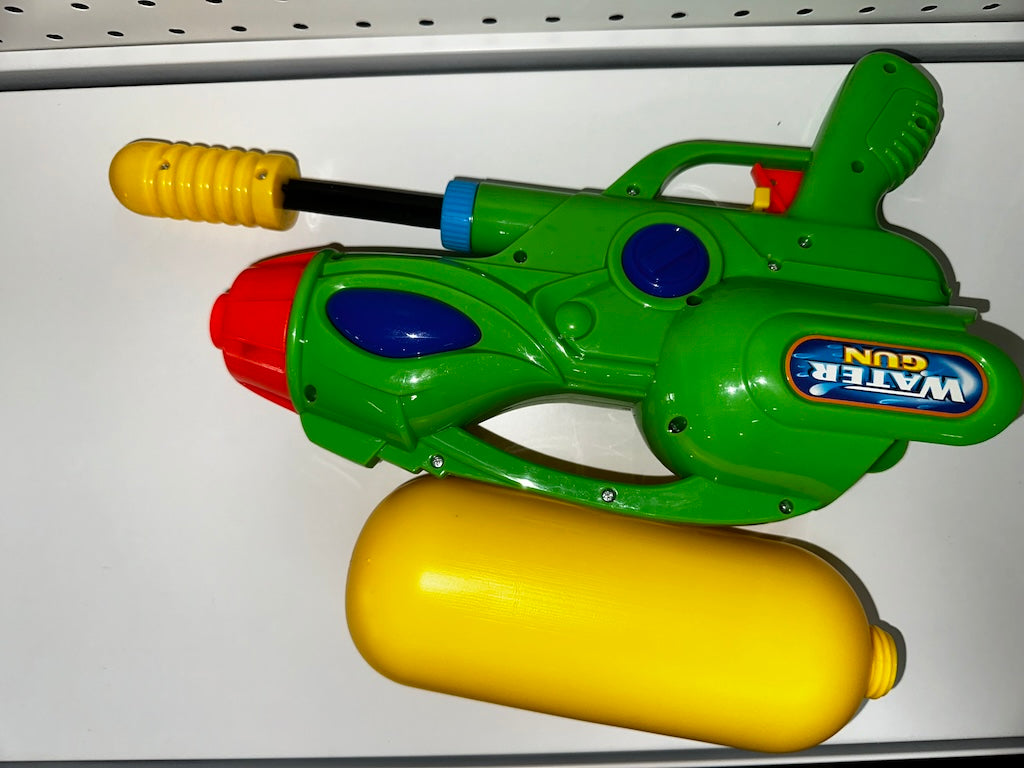 Water Guns for Summer, Long Range Pump Toys, Colourful Plastic, Water Super Gun, Easy to Use, Sturdy and Durable, Lightweight and Portable, Assorted Colour-907
