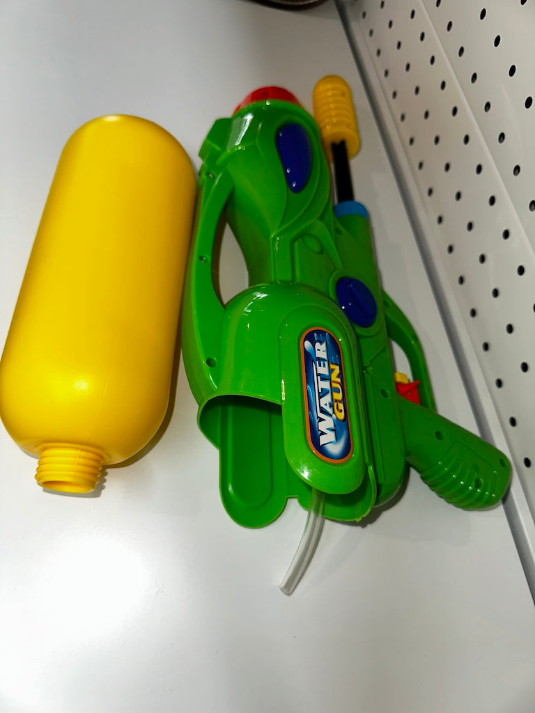 Water Guns for Summer, Long Range Pump Toys, Colourful Plastic, Water Super Gun, Easy to Use, Sturdy and Durable, Lightweight and Portable, Assorted Colour-907
